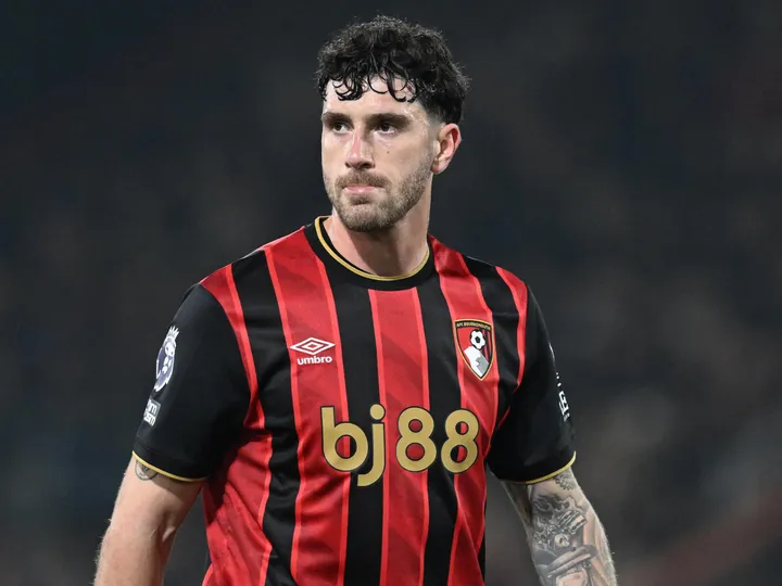 Premier League giant 'offer significantly higher salary' for Barcelona-linked defender