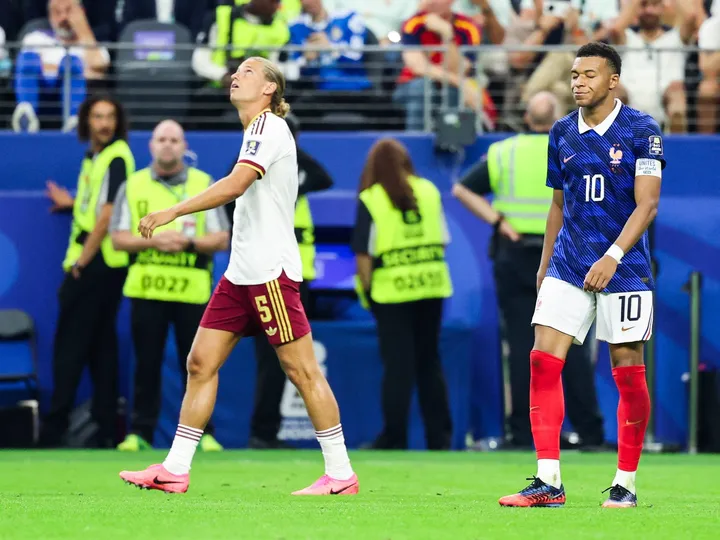 France's stars go missing and run into their old kryptonite