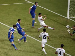 Costa Rica book quarter-final place on penalties