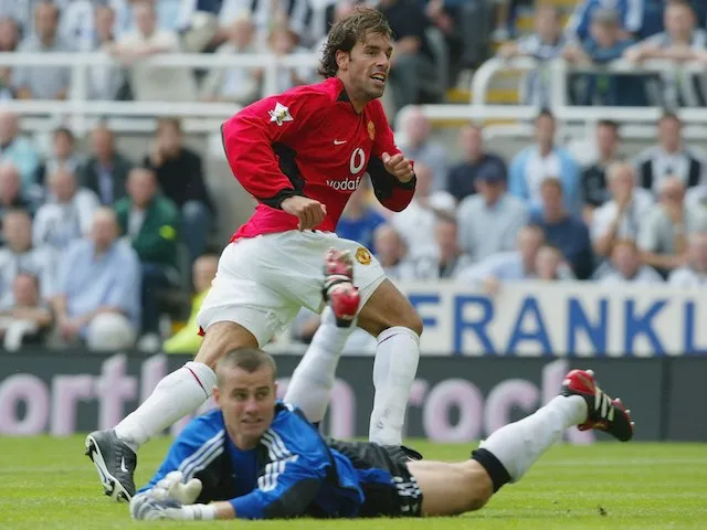 On This Day: Man United's Ruud van Nistelrooy scores for 10th consecutive  game - Sports Mole