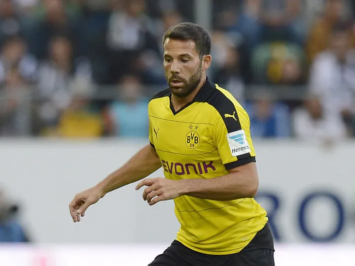Gonzalo Castro drops to Dortmund bench
