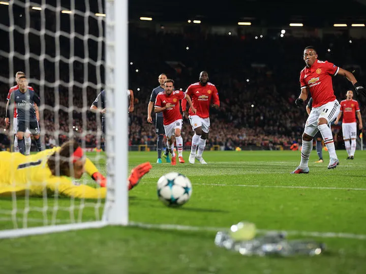 Man United 2-0 Benfica - as it happened