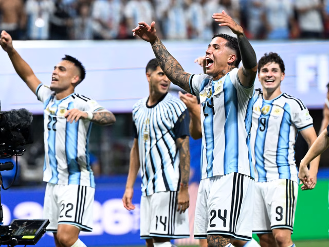 Enzo Fernandez with Argentina teammates