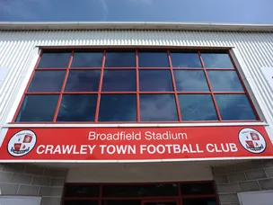 Crawley holding leaders City