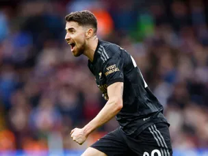 Arsenal come from behind to beat Aston Villa in six-goal thriller