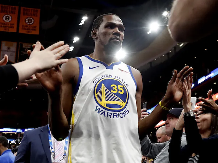 Golden State Warriors make it 10 wins in a row with victory over Boston Celtics