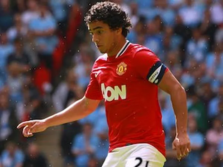 Rafael dislocates shoulder