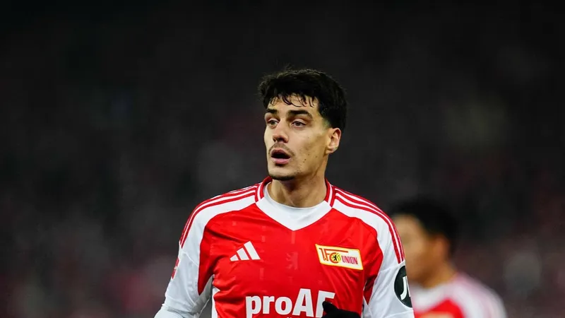 'Exploring move' - Leeds 'pushing hard' to sign Portuguese defender