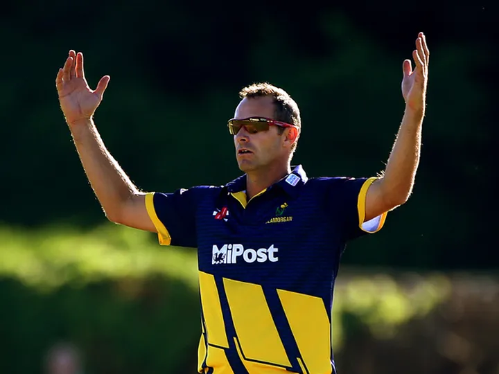Cosker to stay at Glamorgan beyond 20th season