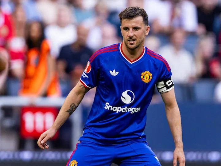 "He got kicked" - Carrick issues Mount injury update