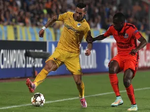 APOEL holding PSG