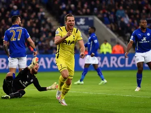 Kane strike hands Spurs lead