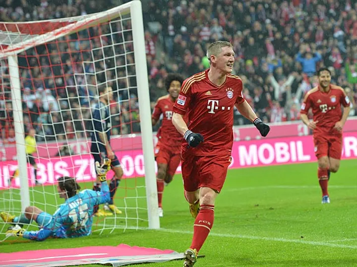 Schweinsteiger undergoes surgery