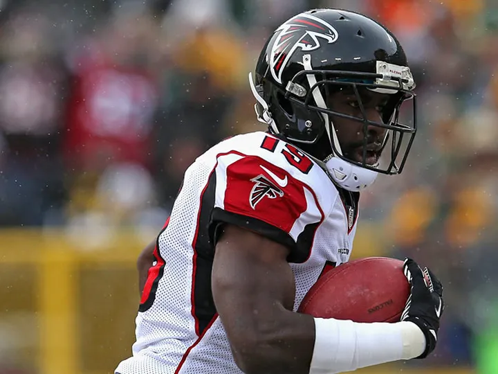 Davis to miss six weeks with foot injury