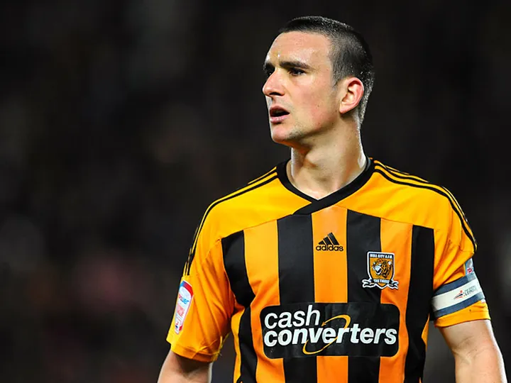 Hobbs replaces injured McShane