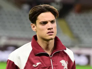 Off-field battle: Liverpool, Man City to 'fight' for Â£34m Serie A midfielder