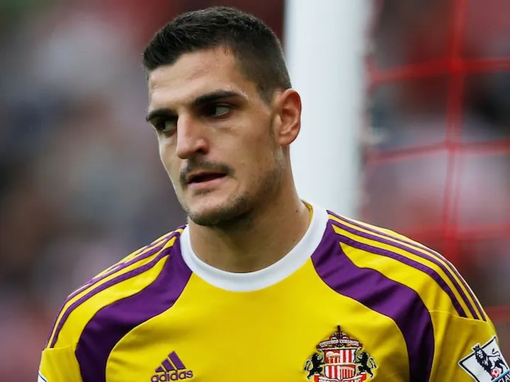 Vito Mannone out for three months 