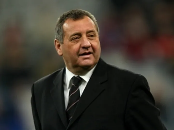 Jimmy Calderwood interested in Hibs job