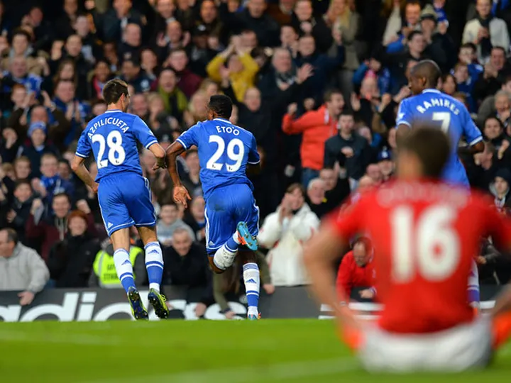 Eto'o goals give Chelsea lead