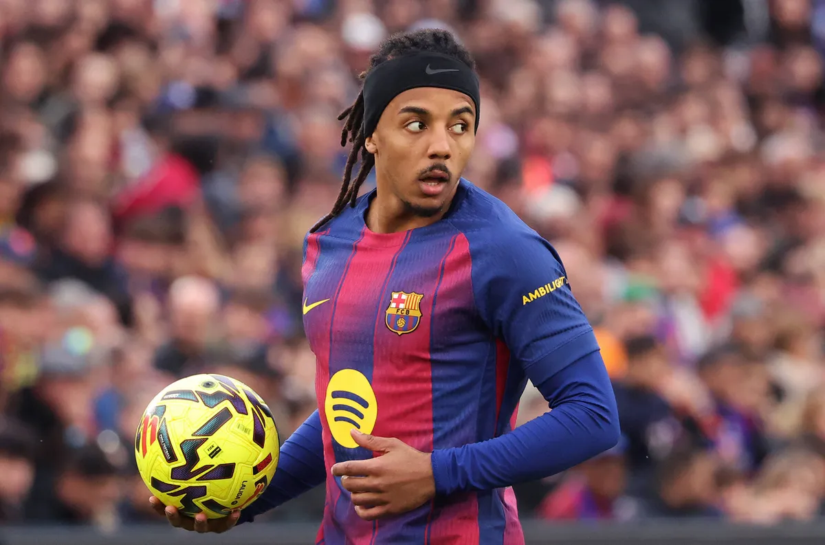 Barcelona 'open door' to Kounde exit with Premier League trio circling