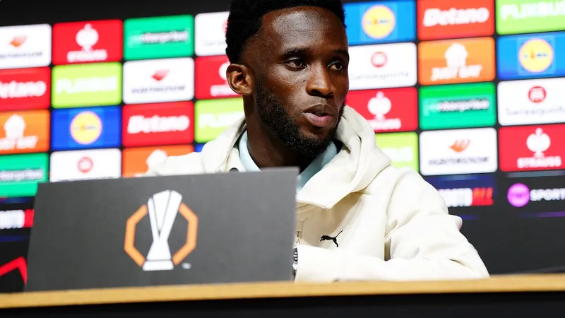 Which Spanish side has joined Leeds in the race for Issouf Sissokho?