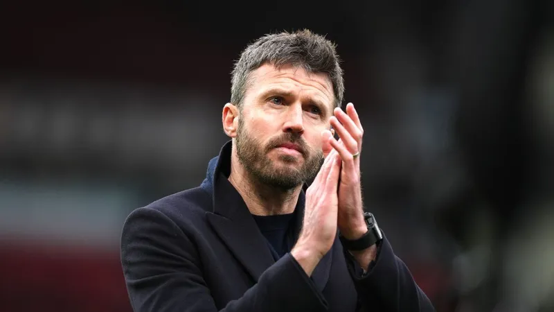 Man Utd "cast their eye" over Championship star with late move possible
