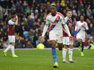 Palace boss Hodgson salutes in-form Zaha