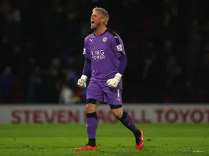 Schmeichel slams "embarrassing" Leicester