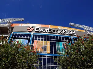 Jaguars strike late to down Titans