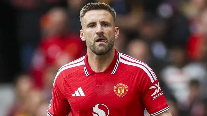Competition for Shaw: Man United place two Prem left-backs on 'transfer shortlist'