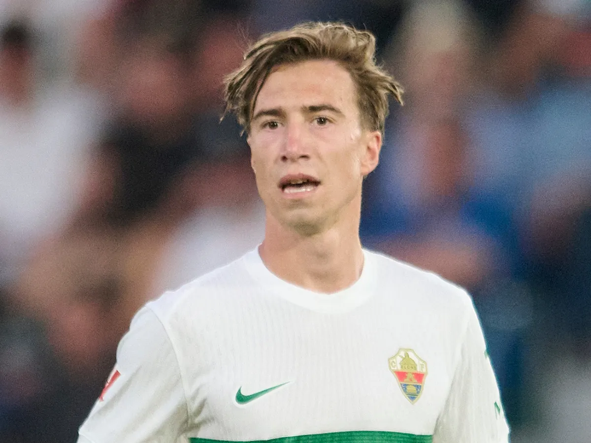 Man United-linked defender 'planning' summer transfer in new Michael Carrick boost