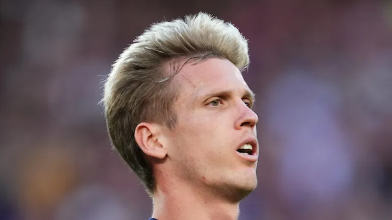 Olmo, Kounde, Garcia, Espart updates: Barcelona injury, suspension list vs. Alaves