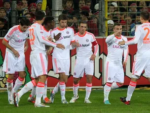 Bayern maintain Bundesliga advantage