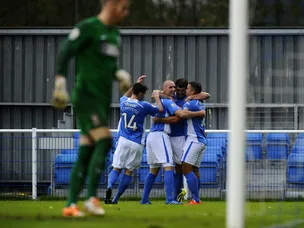 Eastleigh close in on playoff place