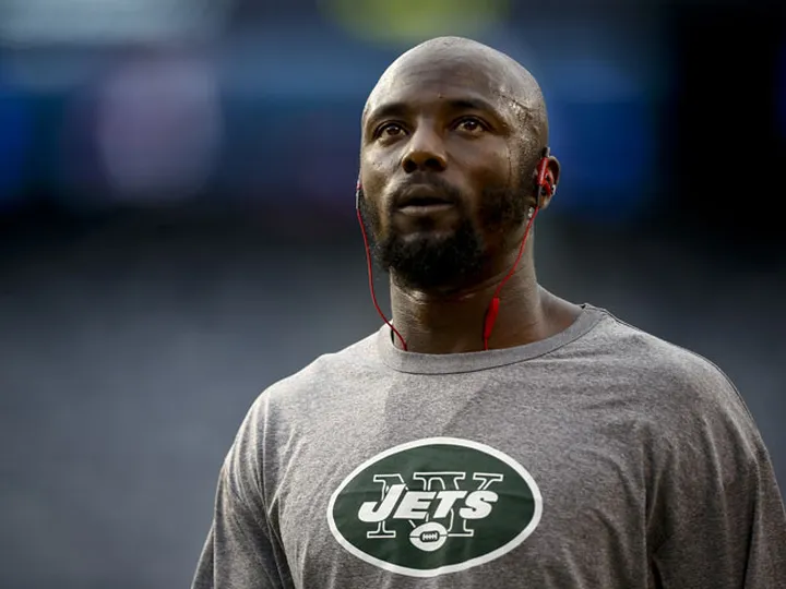 Report: Holmes ready to take Jets pay cut?