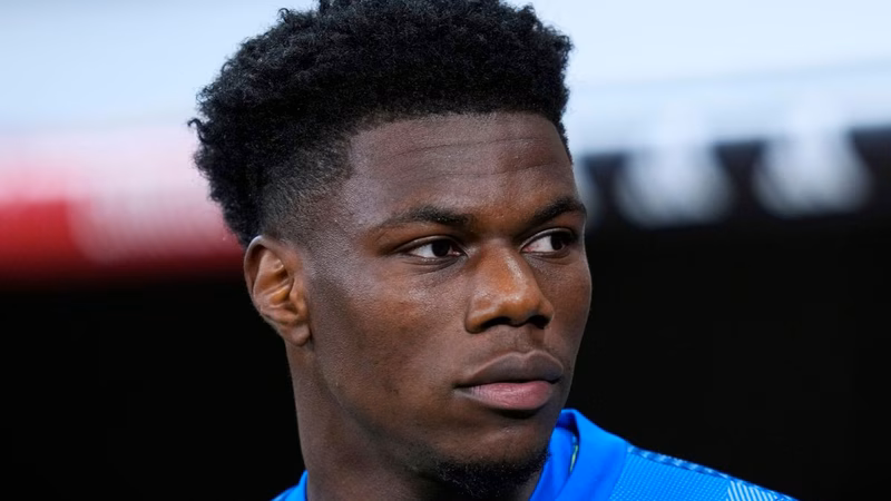 Over to you, Aurelien: Tchouameni must 'follow Casemiro's lead' in order to join Man United