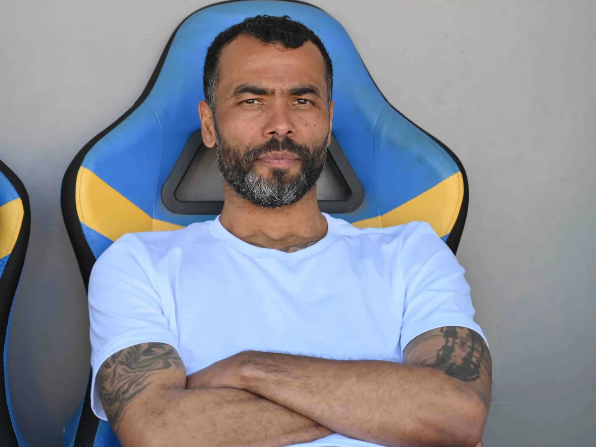 Chelsea news: Legend Ashley Cole 'opens talks' over EFL manager's job