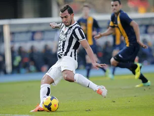 Tevez: 'Milan will compete for title'