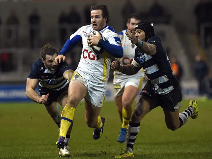 Clermont Auvergne edge out Sale Sharks