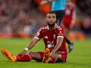 "Can't win the league": Carragher on Reds' "problem" as Slot loses to United