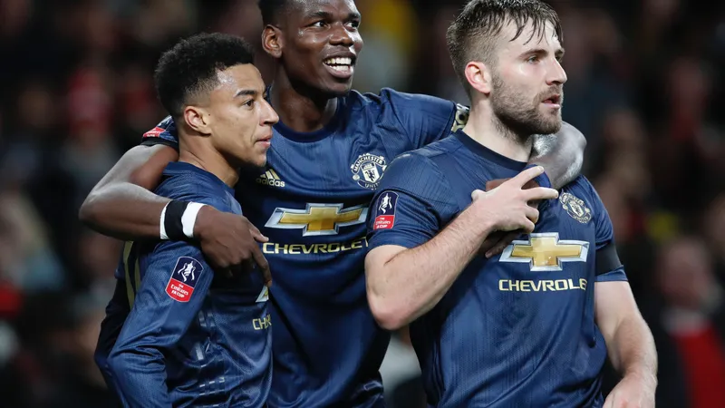 Decision time: Ex-Man Utd star 'mulls over' PL or Serie A move