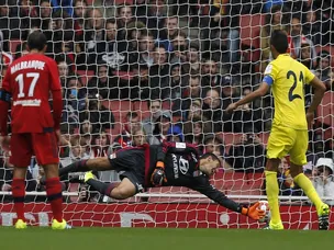 Lyon fall to Villarreal defeat at Emirates Cup