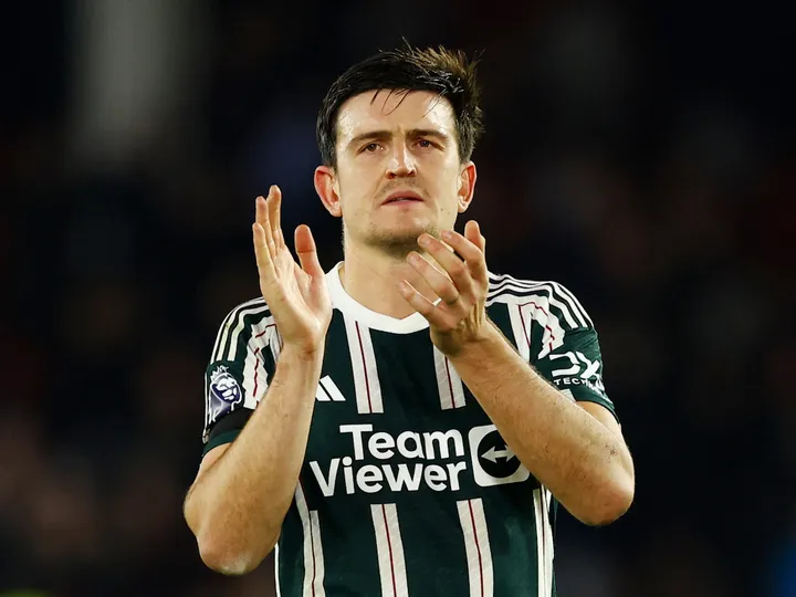 Ten Hag hails "very proactive" Maguire amid ongoing exit talk