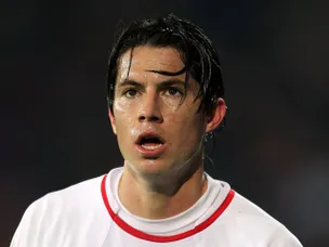 Oviedo makes full Everton debut