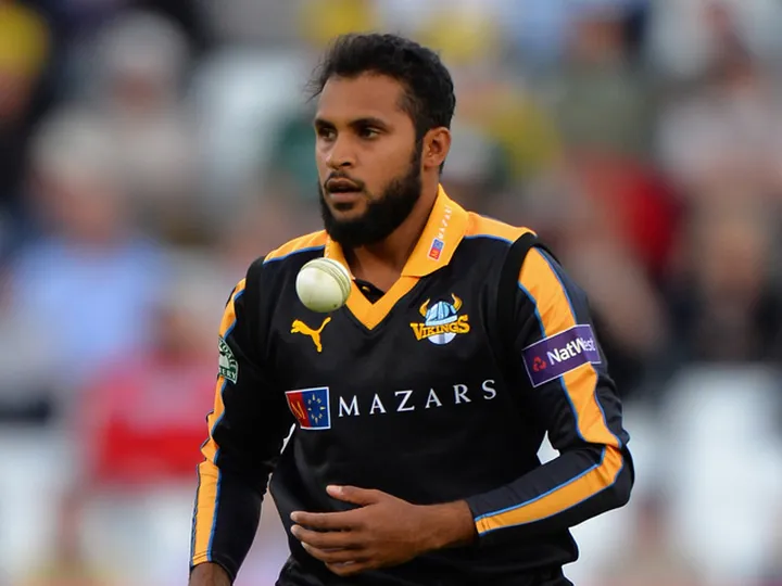 Adil Rashid to make England Test debut