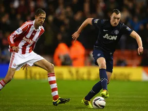 Stoke, Man United level at the break