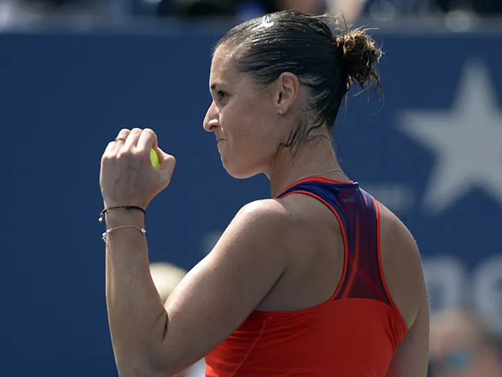 Errani cruises through in Miami