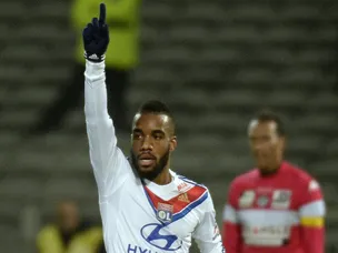 Gonalons challenges Lyon teammate Lacazette
