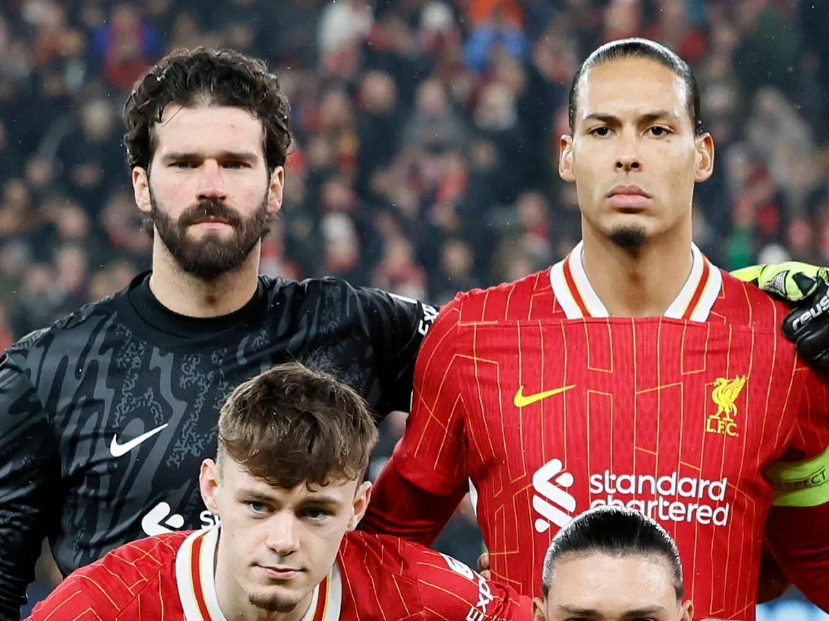 Virgil van Dijk wants Liverpool star to stay an Anfield amid summer exit rumours