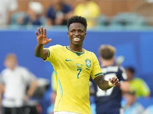 'There is no way Vinicius Junior is leaving Real Madrid to go to Arsenal' - Chelsea legend mocks Gunners after Vinicius stays put